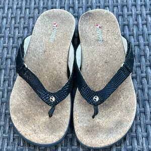 Revere Napoli Women's Supportive Flip Flops - Size 8e